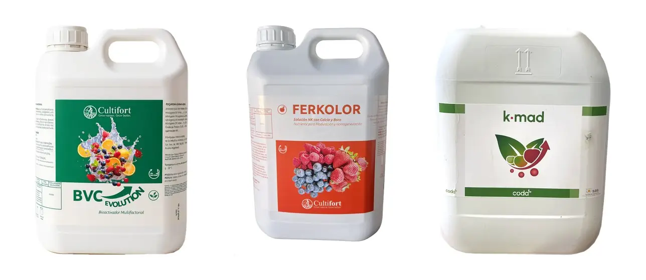 Las tres garrafas del equipo sobre fondo blanco: BVC Evolution y FerKolor, de Cultifort, y K·MAD, de SAS · Coda.